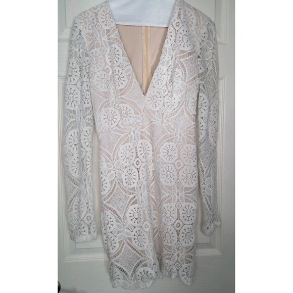 Misguided White Lace Over Nude Covering V Neck Long Sleeve Short Dress sz 4 - Picture 1 of 10